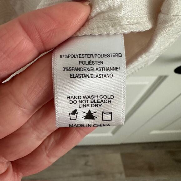 Anthropologie Sunday In Brooklyn Mollie Button Shoulder Top Mock Neck S Cream - Picture 9 of 10